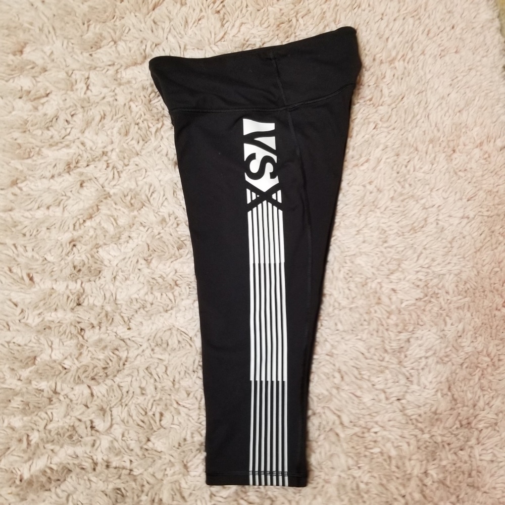 Victoria Secret Sports Capri legging sz. Small